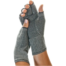 IMAK_Compression_ArthritisGloves_LIFE_phone