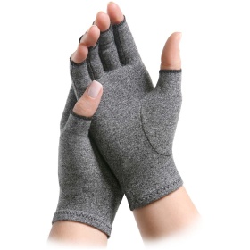 imak_compression_arthritisgloves_life.jpg